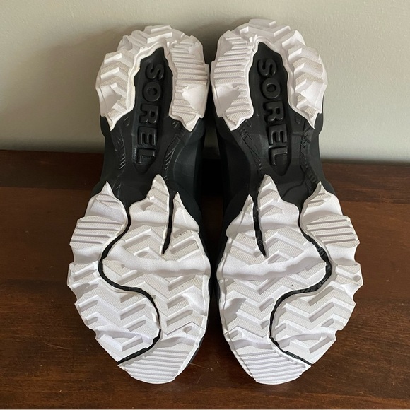 Sorel Kinetic Breakthru Arcadia Waterproof Sneaker Bootie Size 9 NEW - Picture 7 of 11